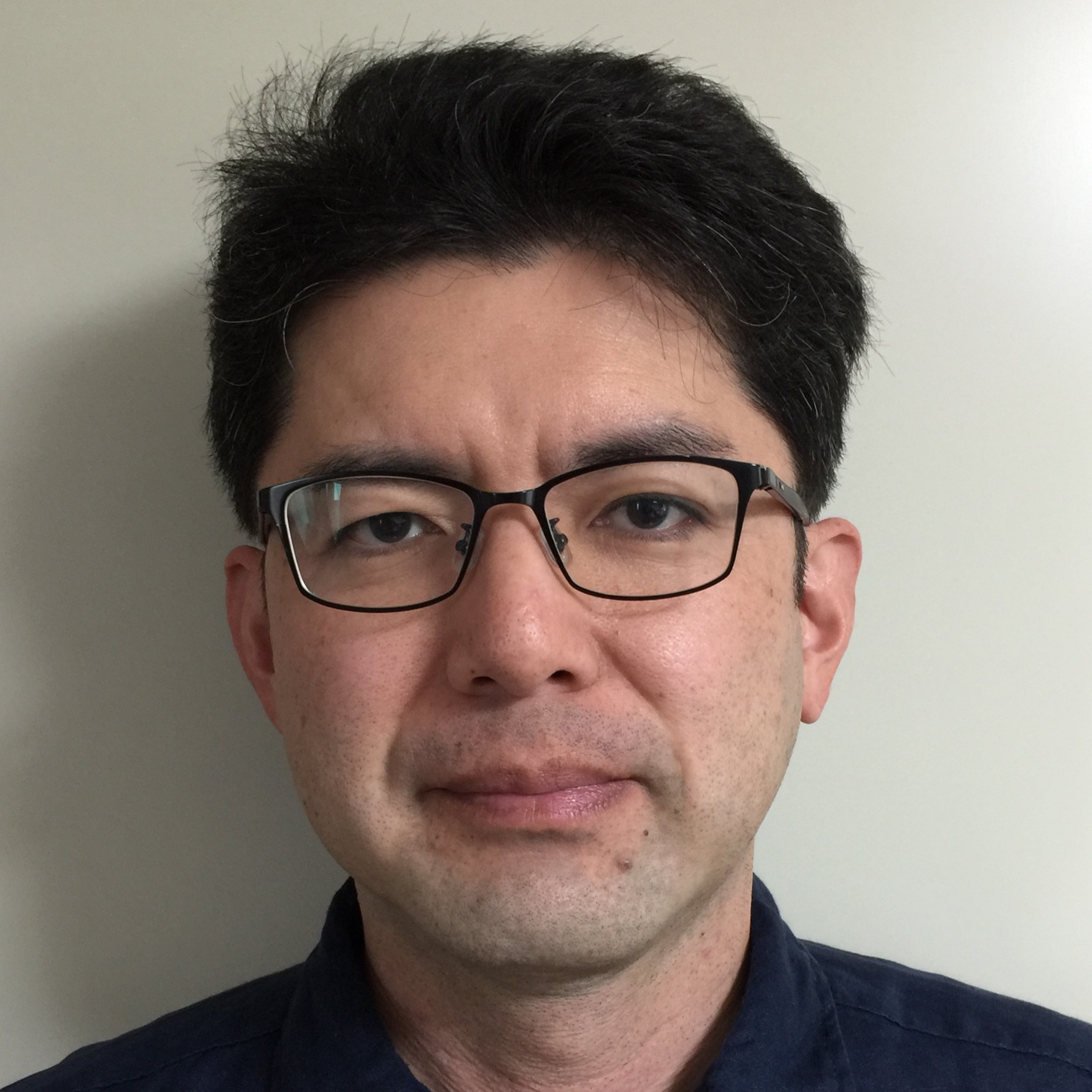 ”代表:尾崎淳”